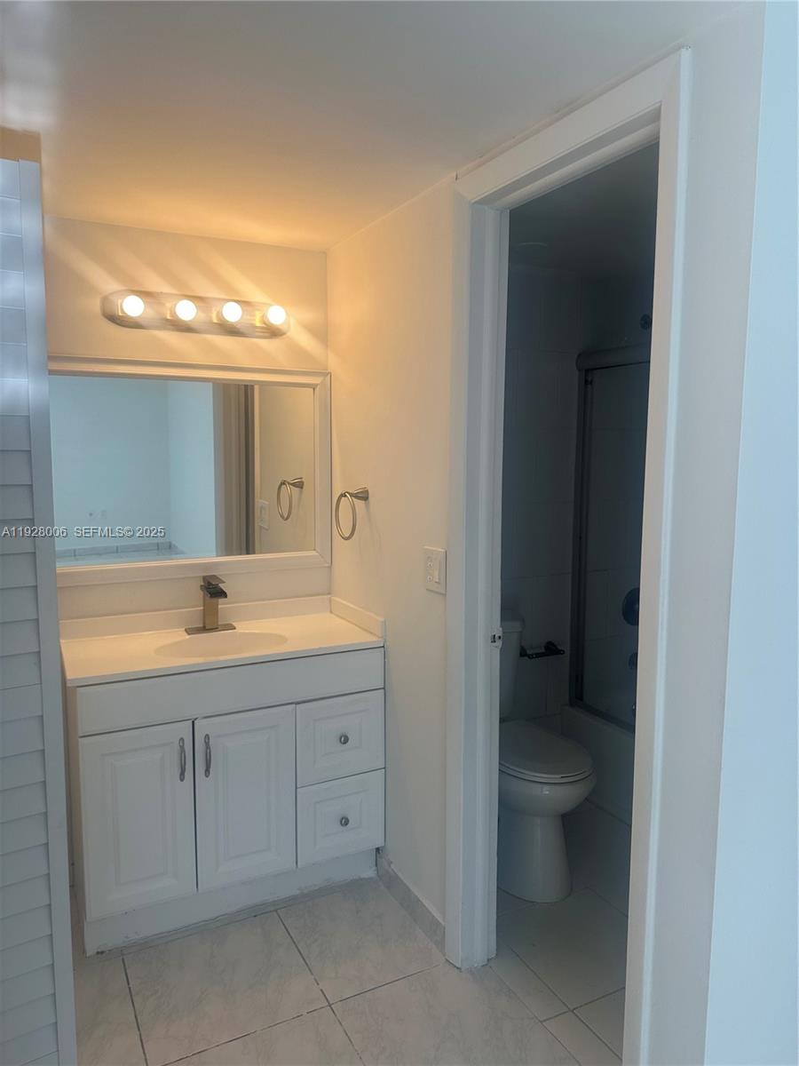 CARIBBEAN BREEZE CONDO - Residential Lease