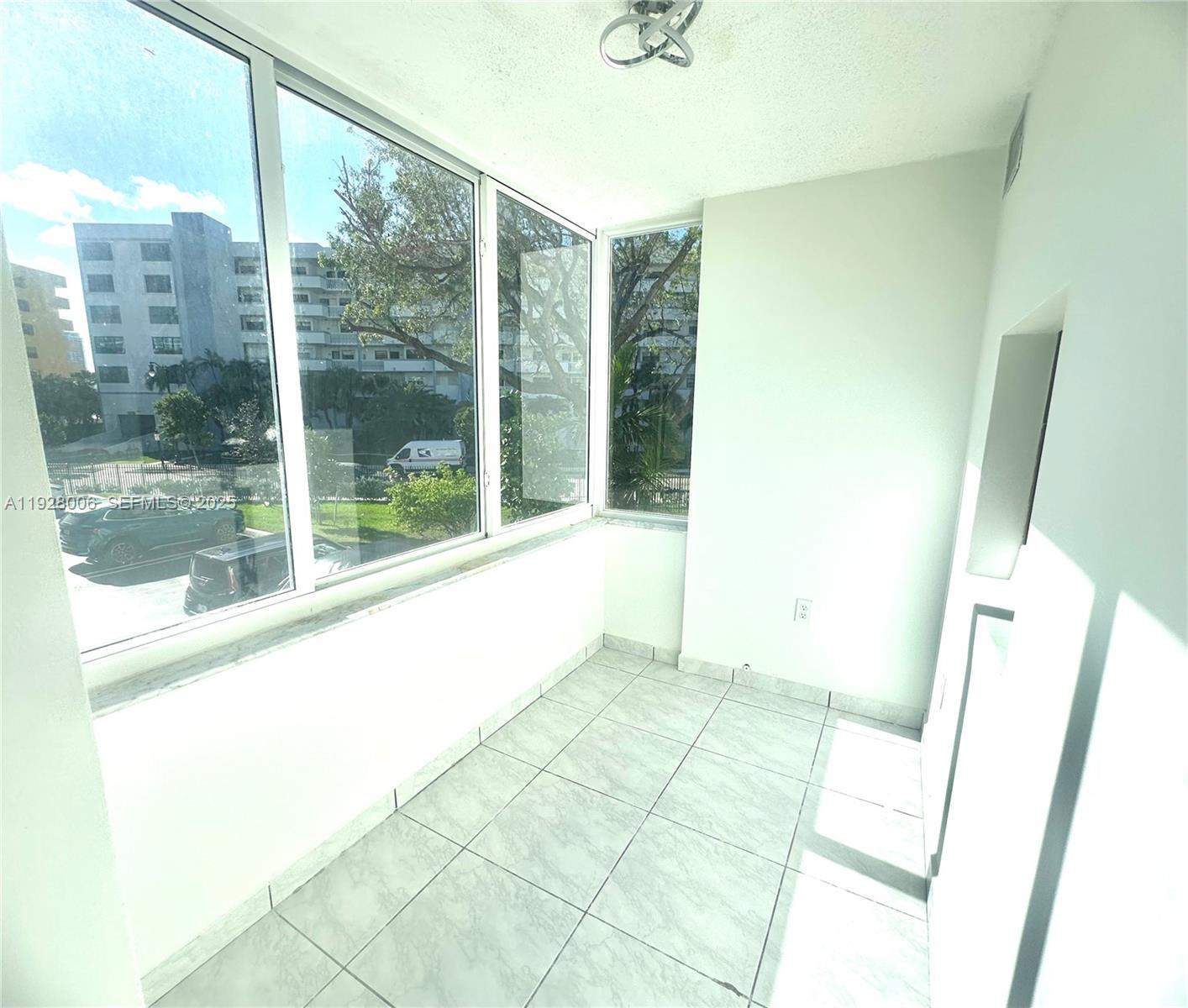 CARIBBEAN BREEZE CONDO - Residential Lease