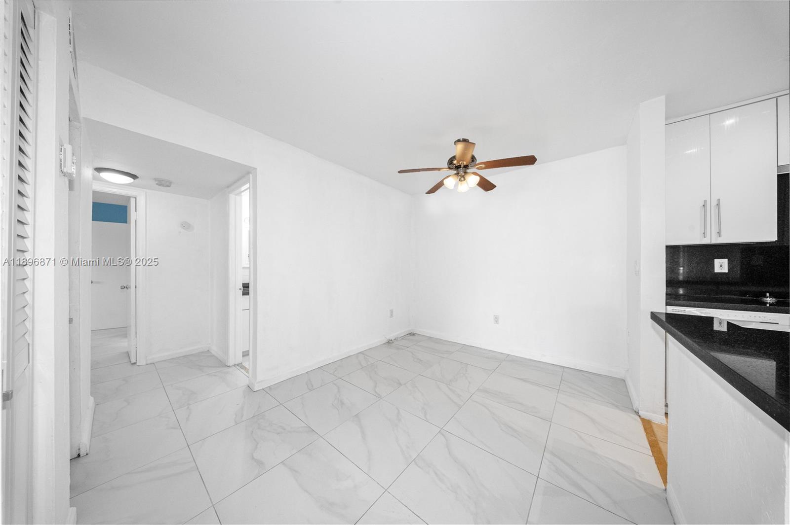 VENETIAN PALMS CONDO - Residential