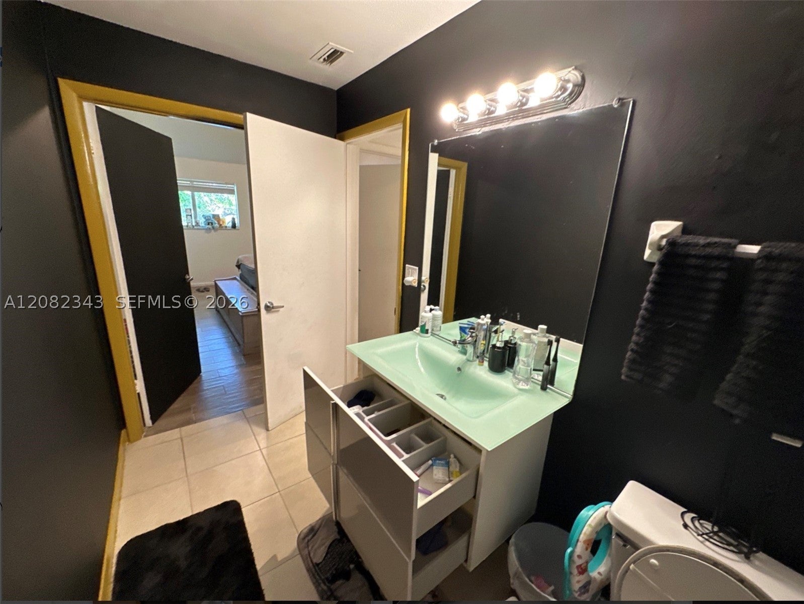 3405 NW 44th St 204