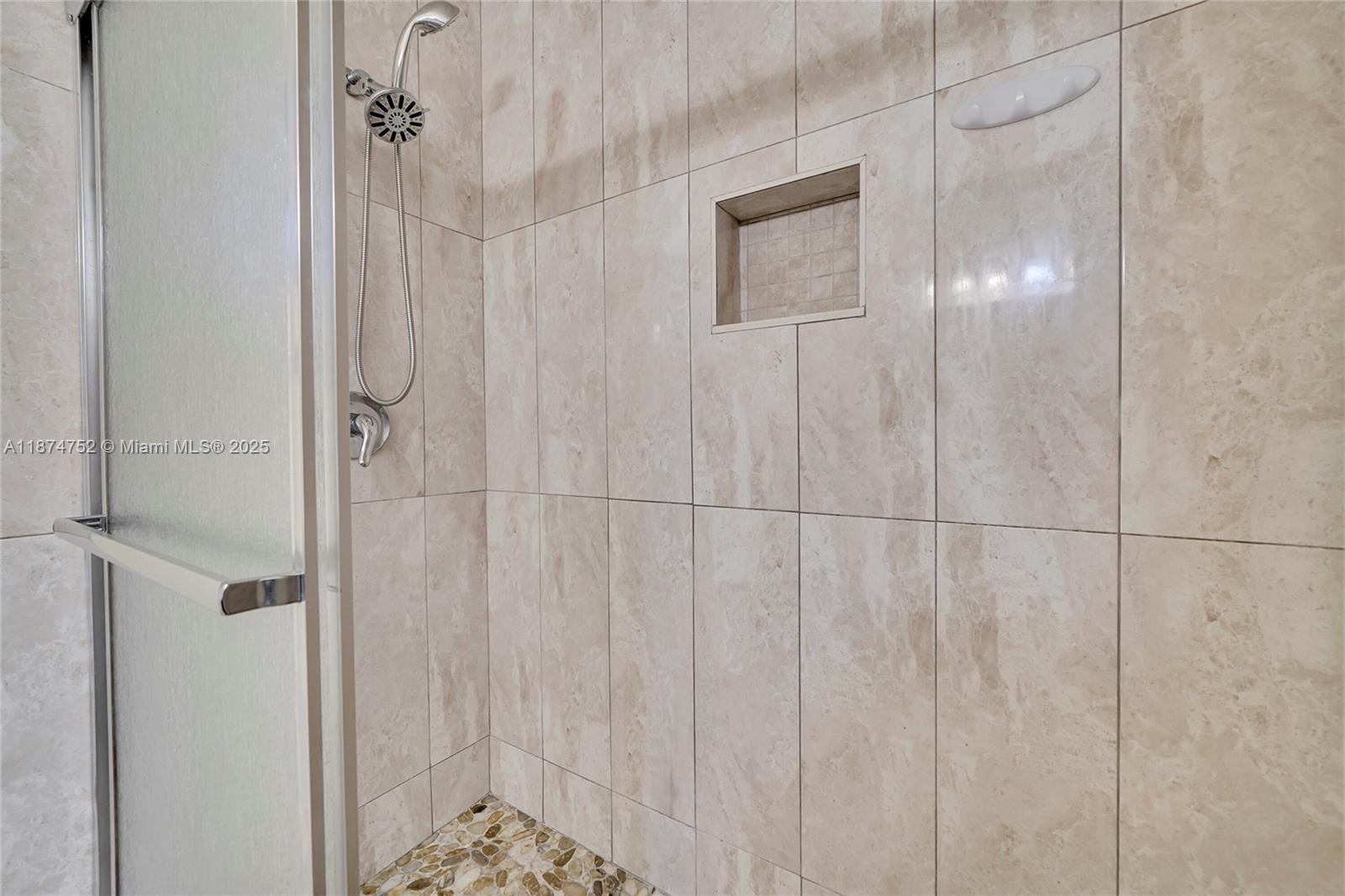 JACARANDA PARCEL 216 - Residential Lease