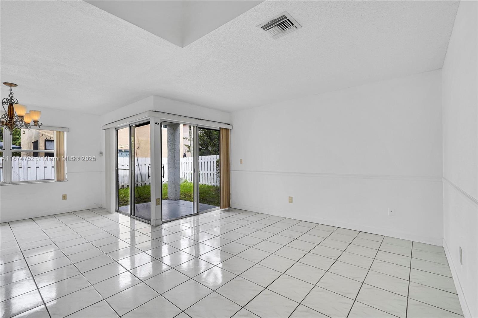 JACARANDA PARCEL 216 - Residential Lease