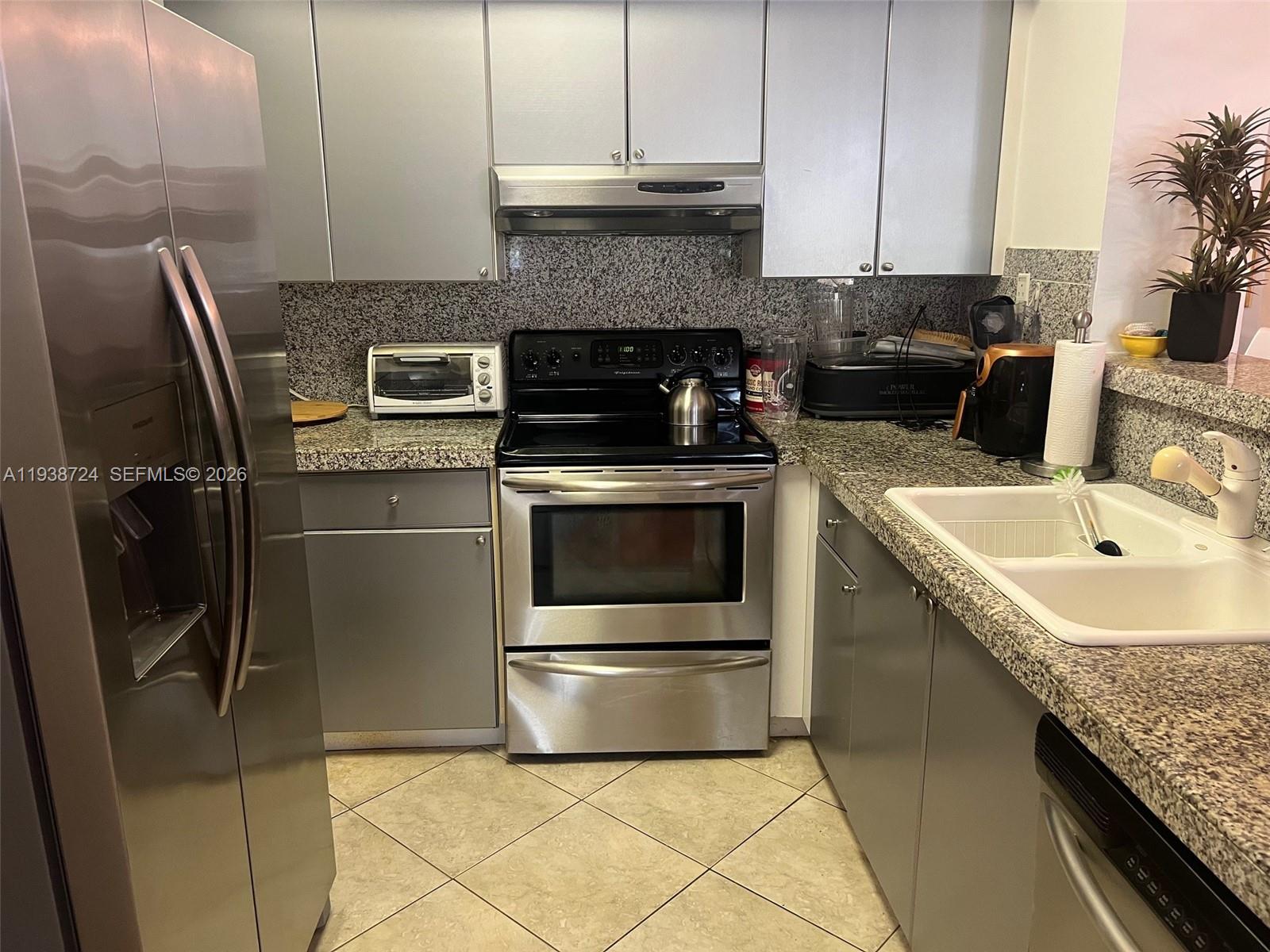 THE YACHT CLUB AT AVENTUR - Residential