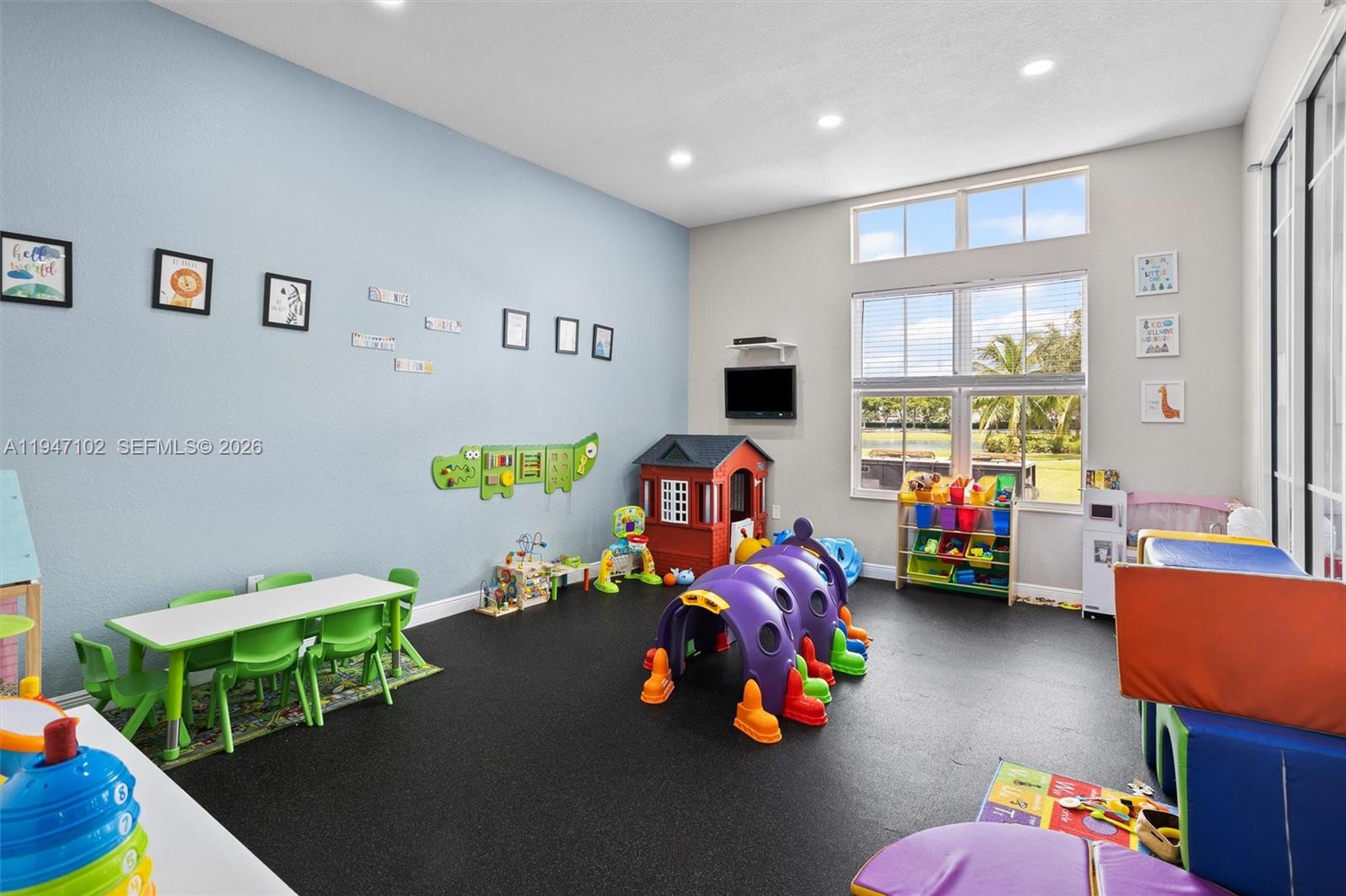 THE COURTS AT BAYSHORE II - Residential