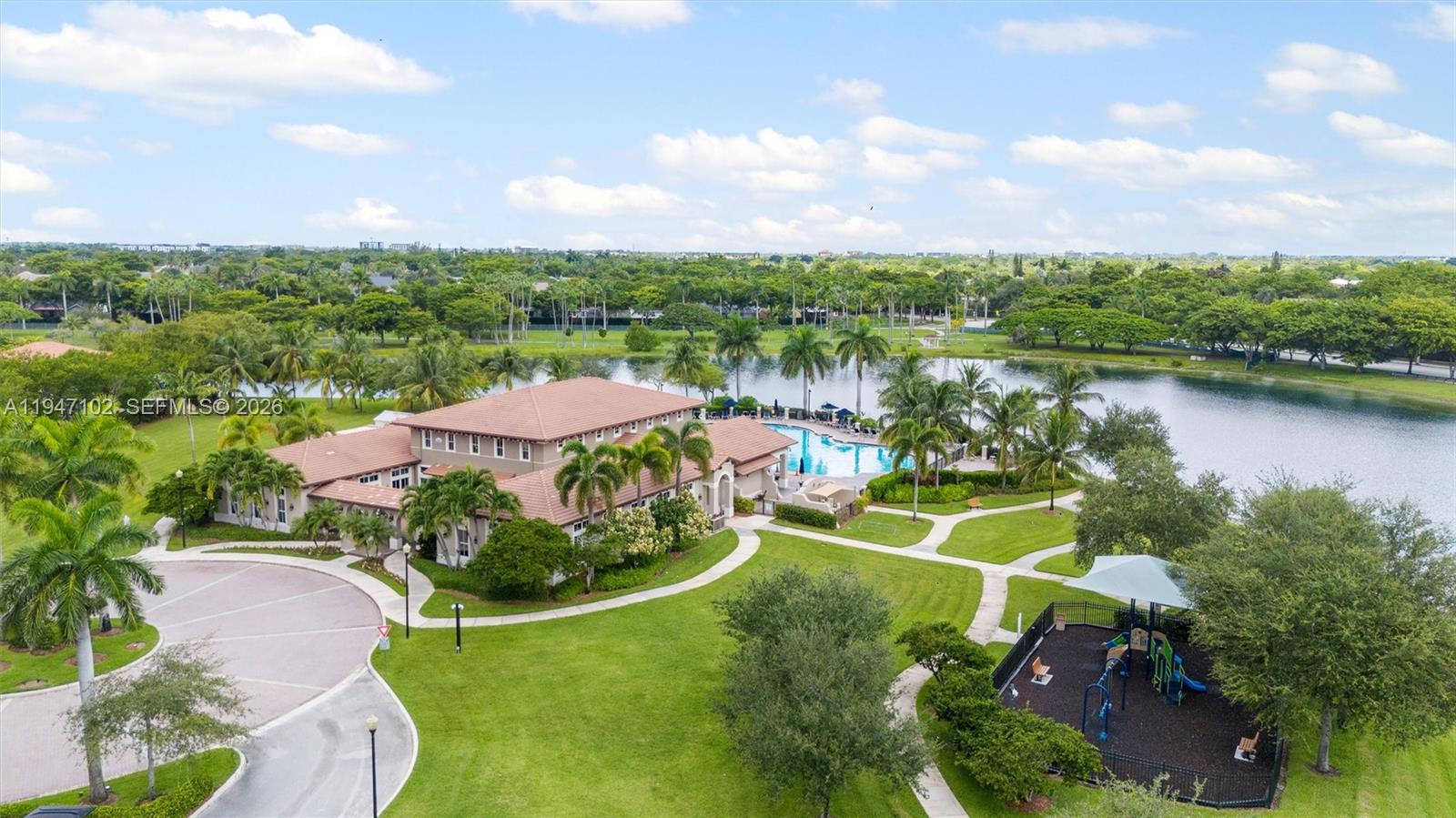 THE COURTS AT BAYSHORE II - Residential