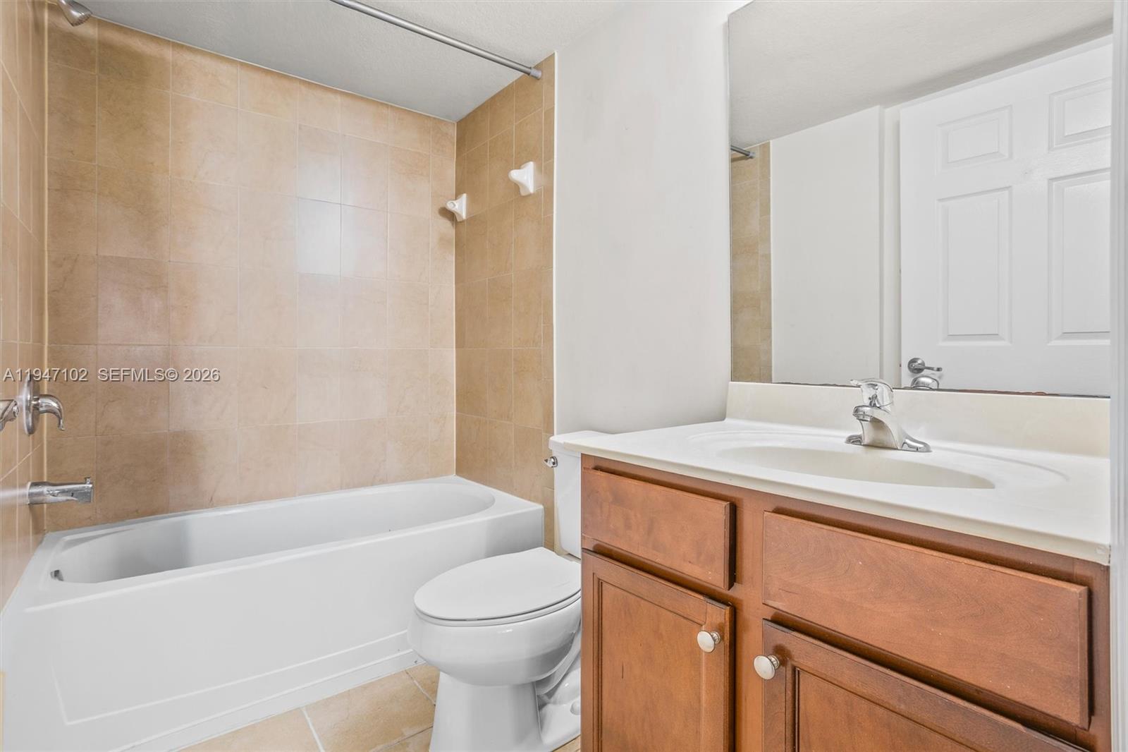 THE COURTS AT BAYSHORE II - Residential