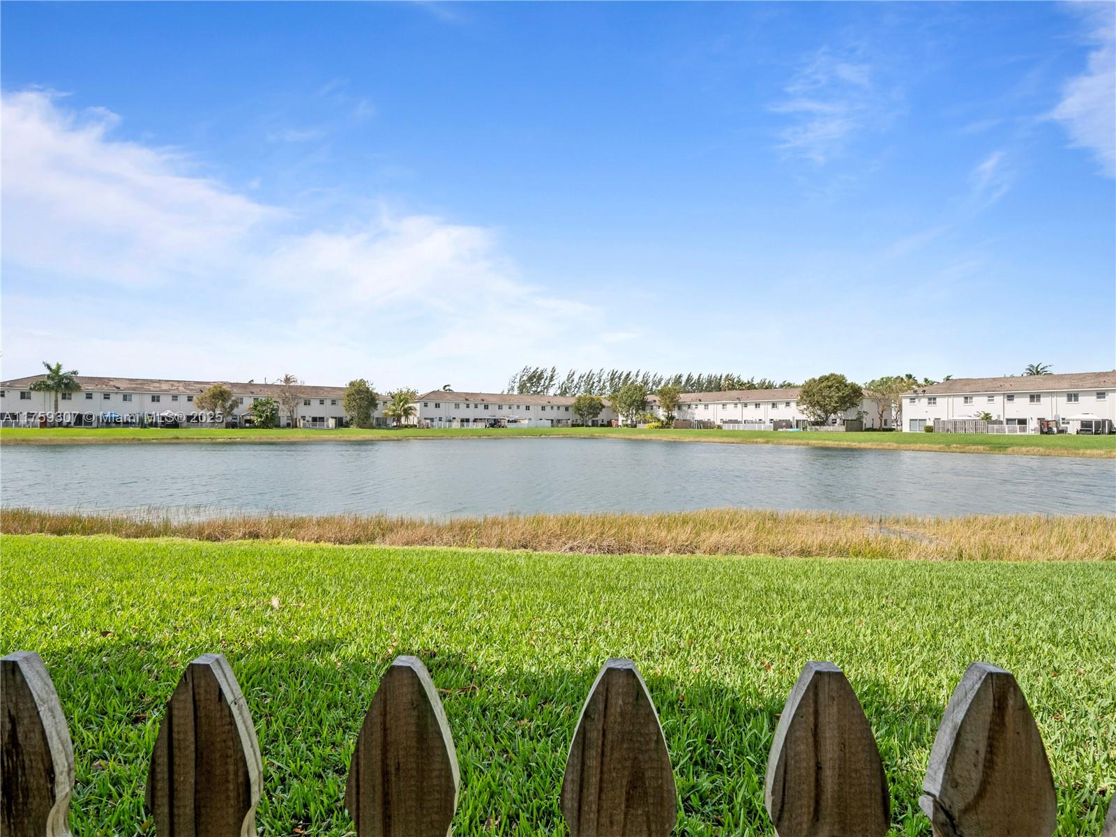 VENETIA GROVE - Residential