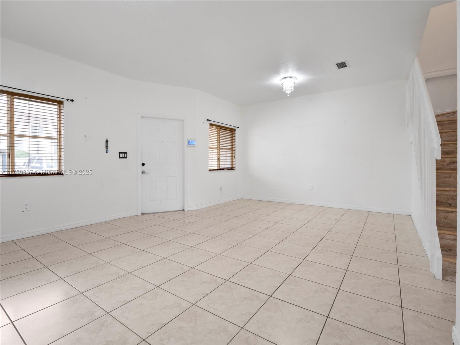 VENETIA GROVE - Residential