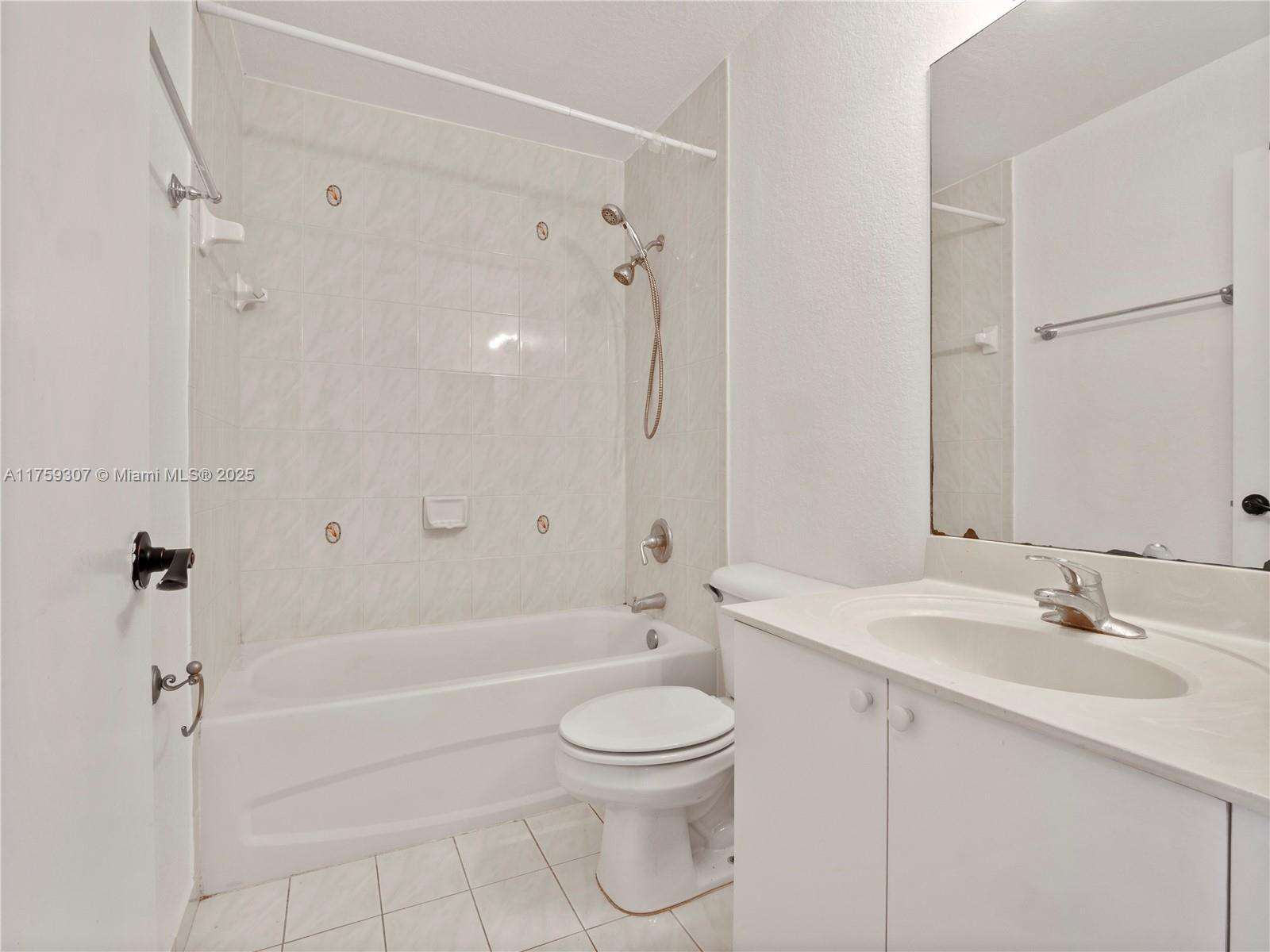 VENETIA GROVE - Residential