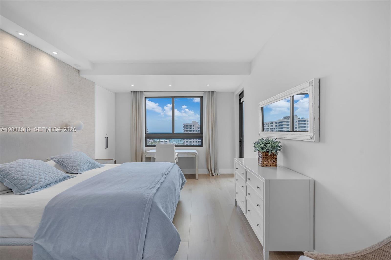 THE EMERALDBAY @ KEY COLO - Residential