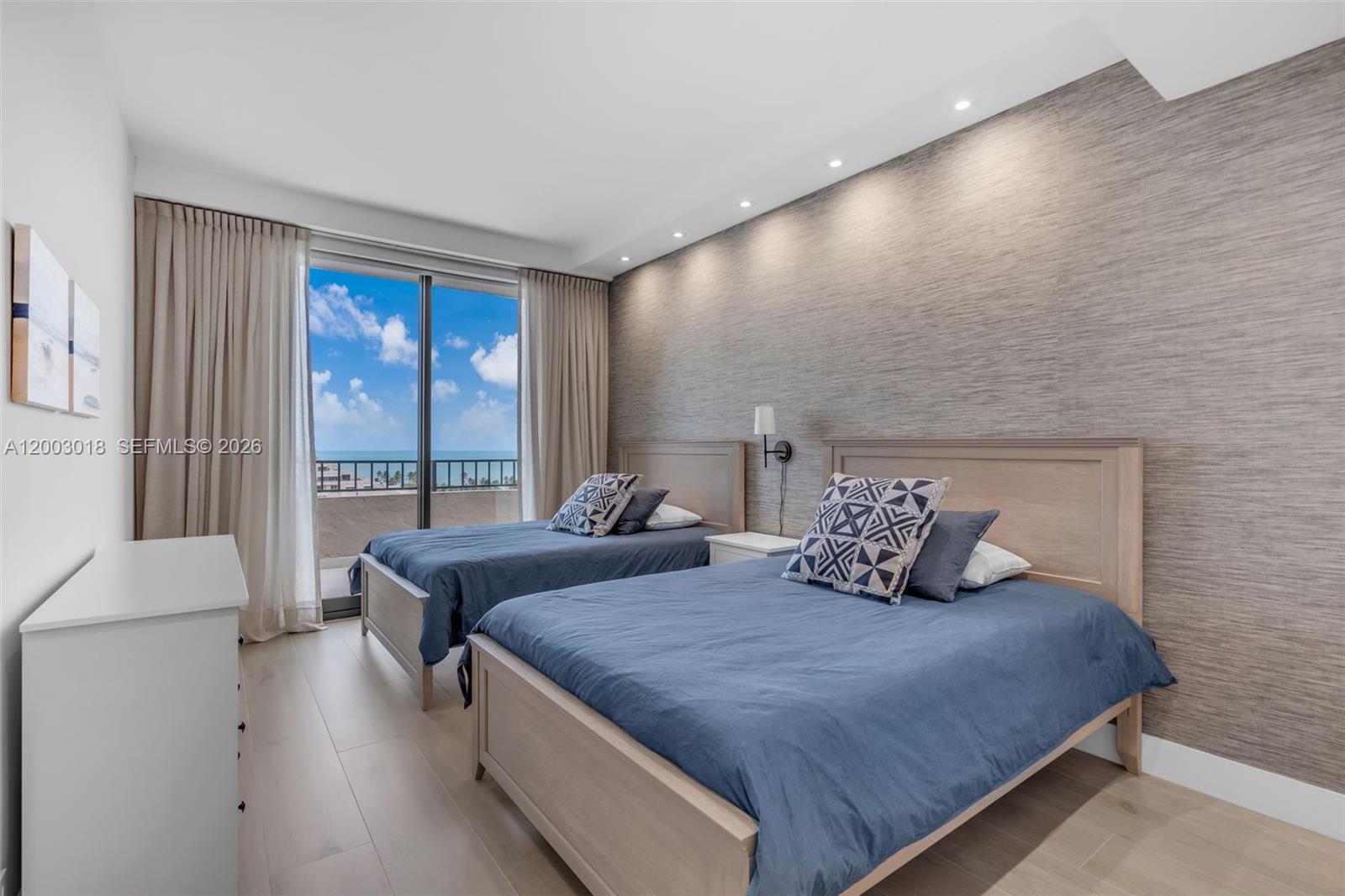 THE EMERALDBAY @ KEY COLO - Residential