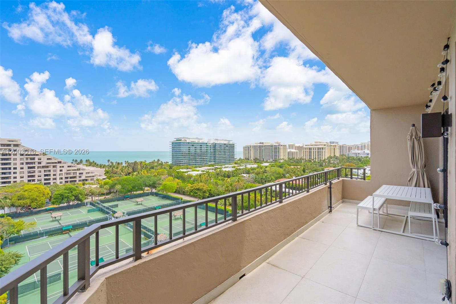 THE EMERALDBAY @ KEY COLO - Residential