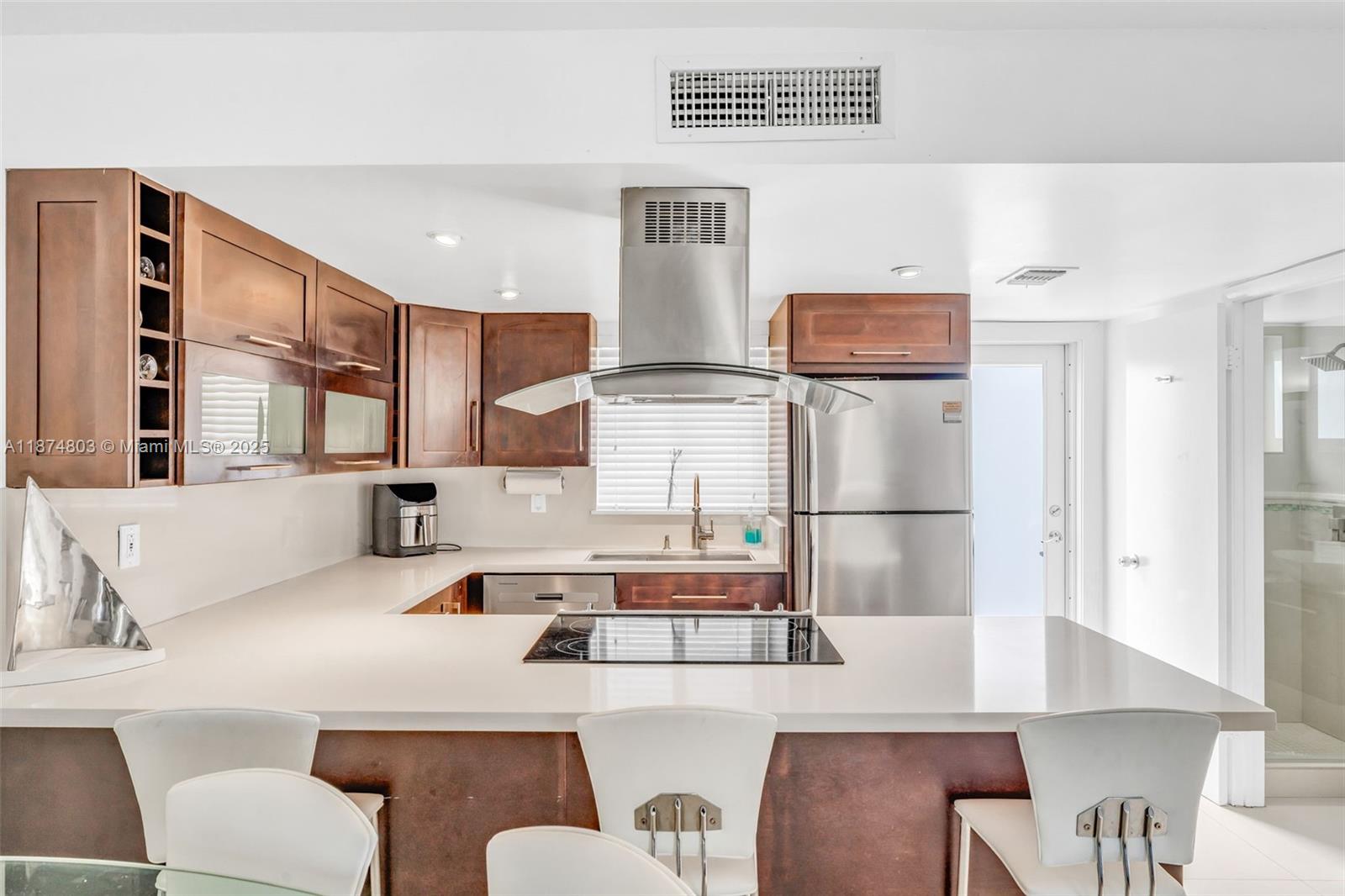 TOWNHOUSES OF KAWAMA - Residential