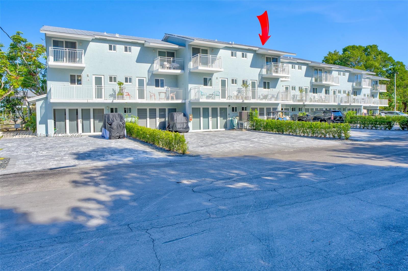 TOWNHOUSES OF KAWAMA - Residential