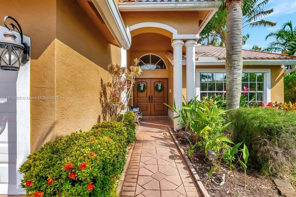 Photo of 19314 King Palm Ct #19314, Boca Raton, FL 33498 (MLS # A11870659)