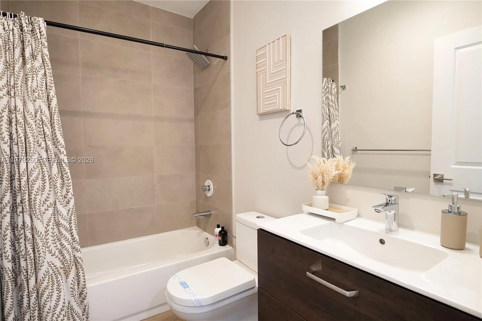 LEISURE TOWNHOUSES CONDO - Residential Lease