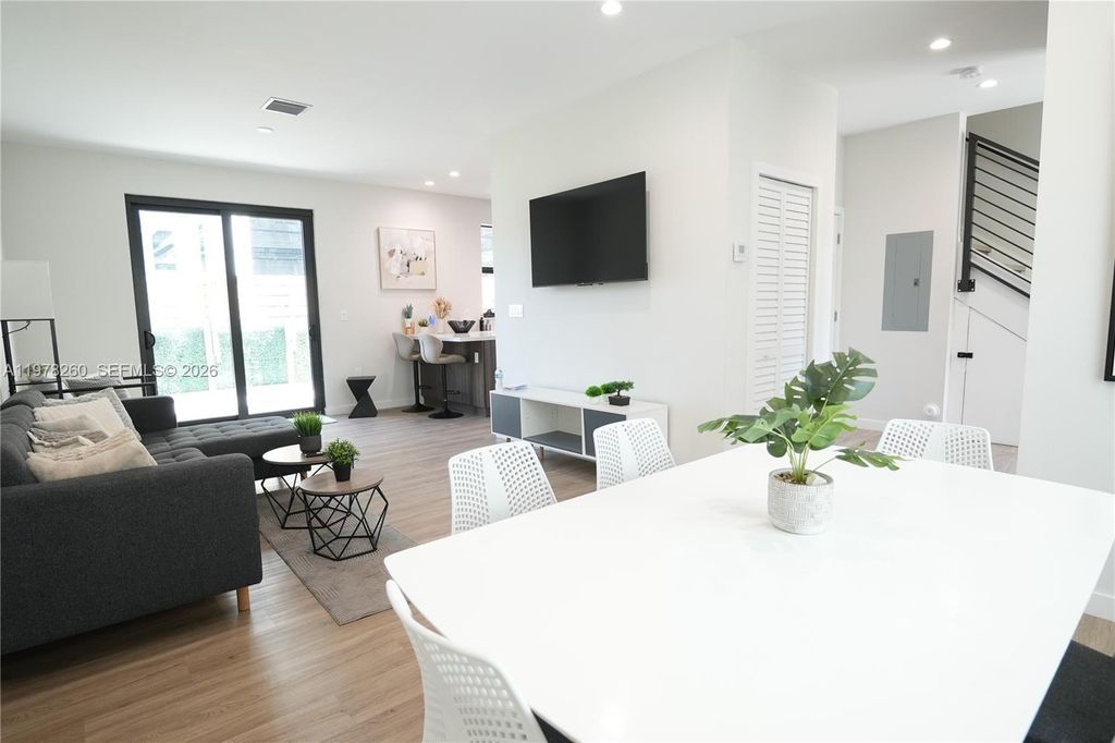 Photo of 211 SE 4th St #3, Hallandale Beach, FL 33009 (MLS # A11978260)