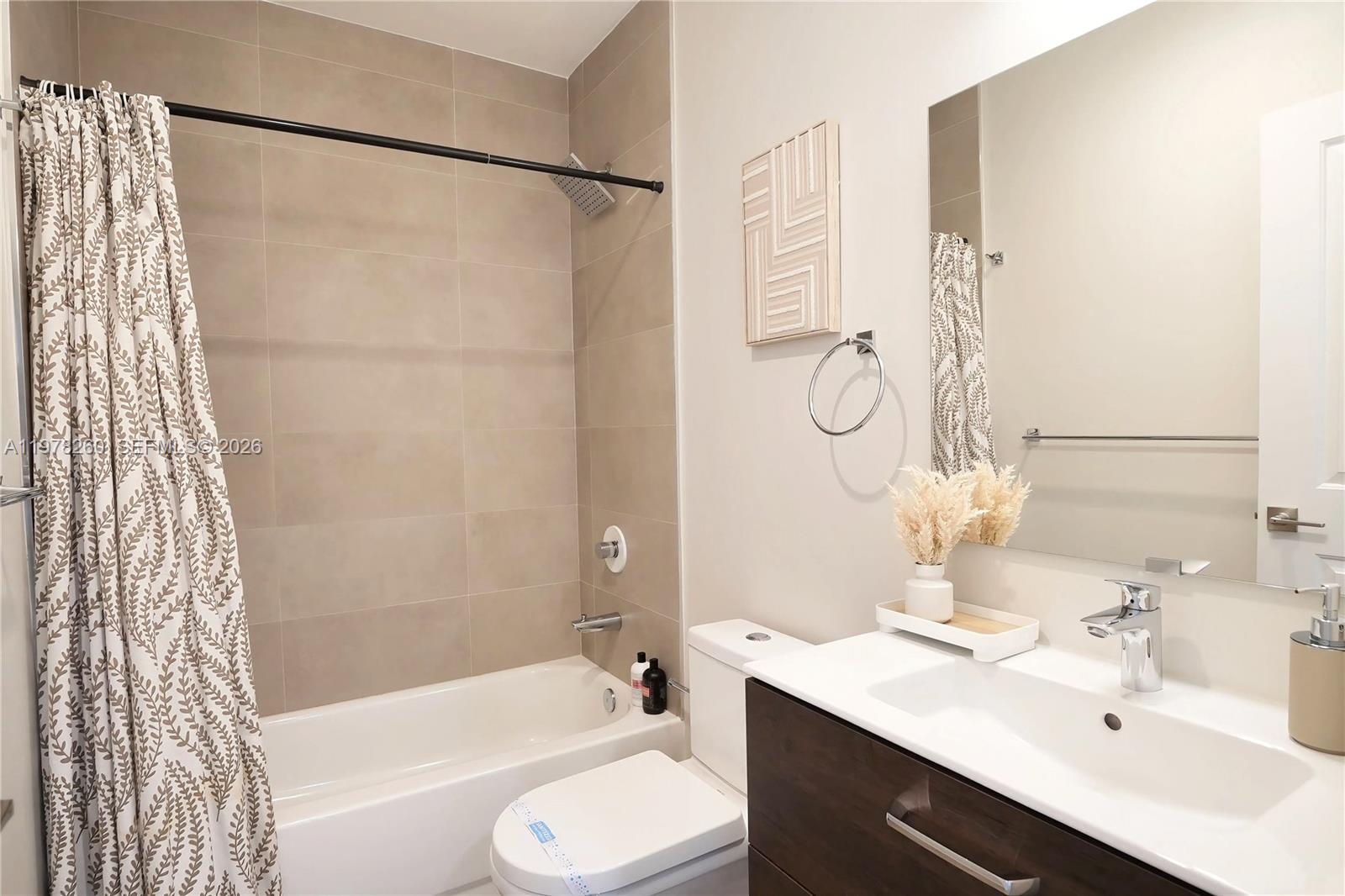 LEISURE TOWNHOUSES CONDO - Residential Lease