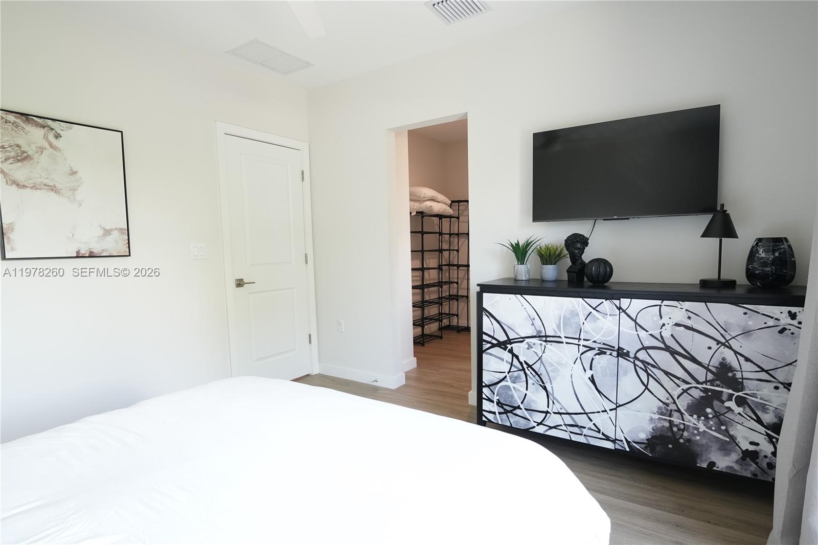 LEISURE TOWNHOUSES CONDO - Residential Lease