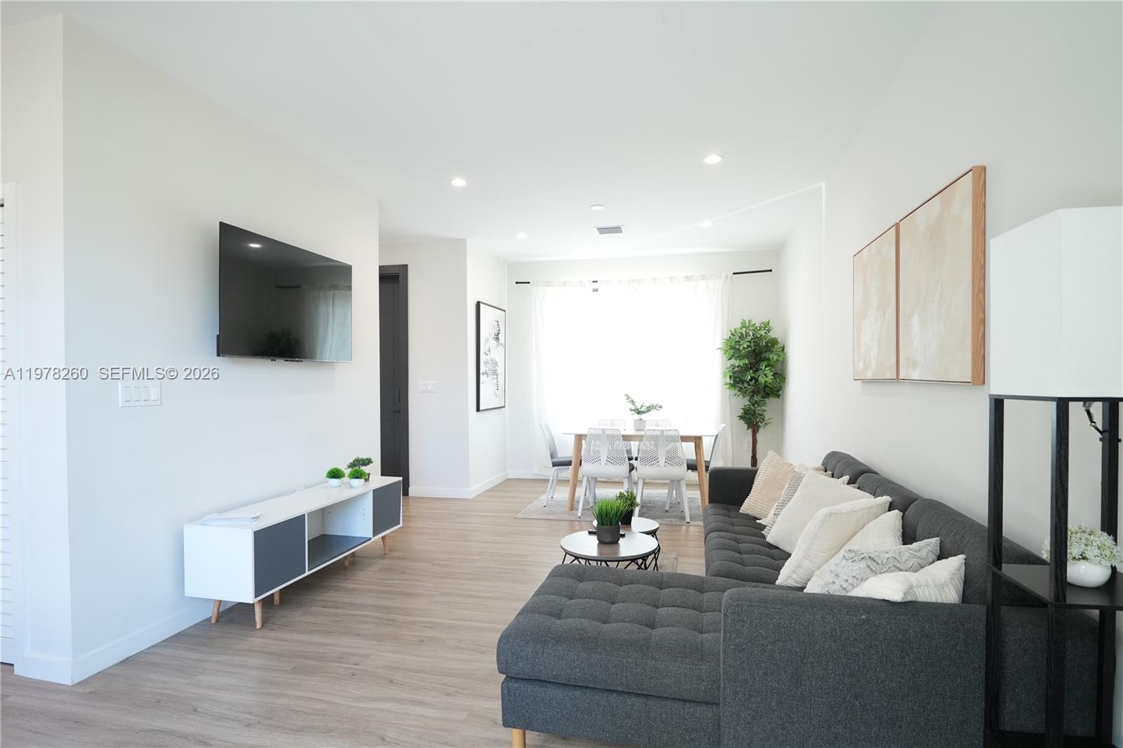 LEISURE TOWNHOUSES CONDO - Residential Lease