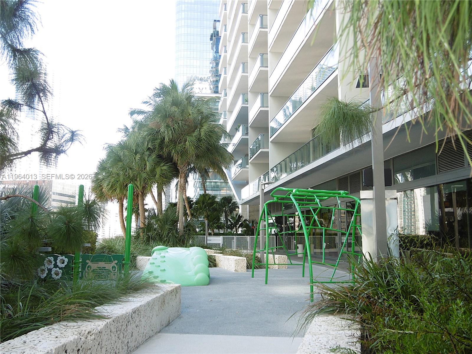 REACH CONDO - Residential