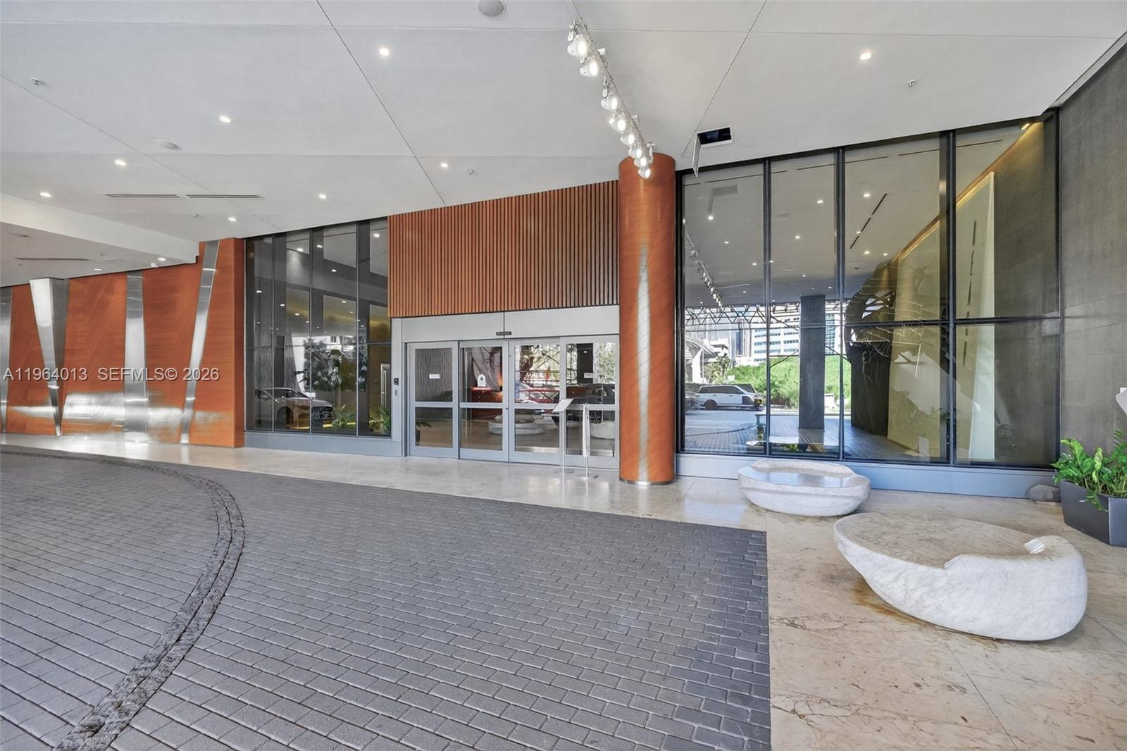 REACH CONDO - Residential