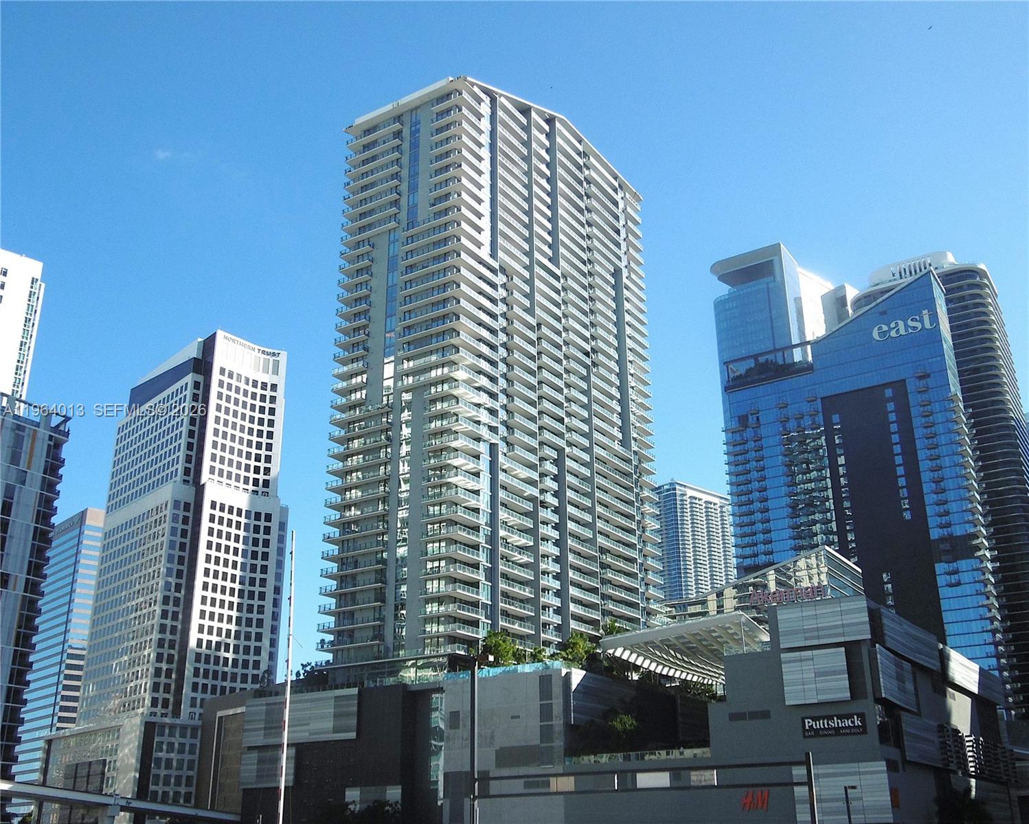 REACH CONDO - Residential