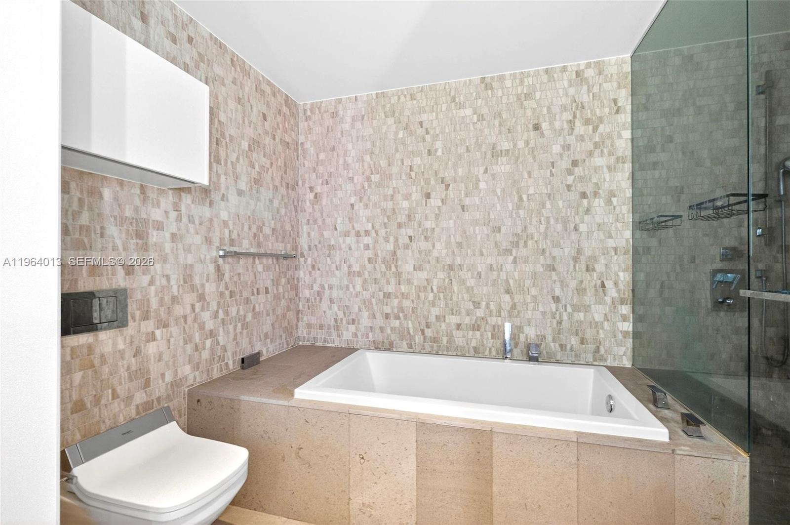 REACH CONDO - Residential