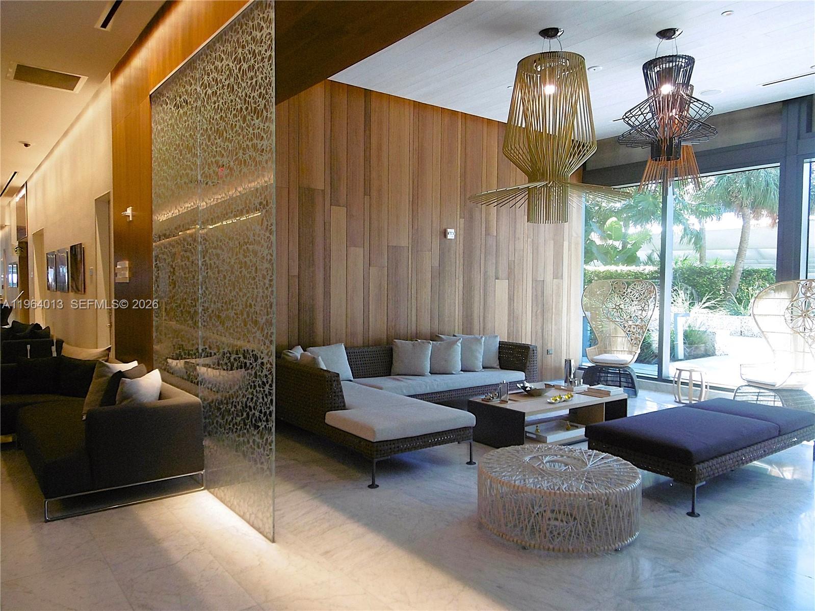 REACH CONDO - Residential