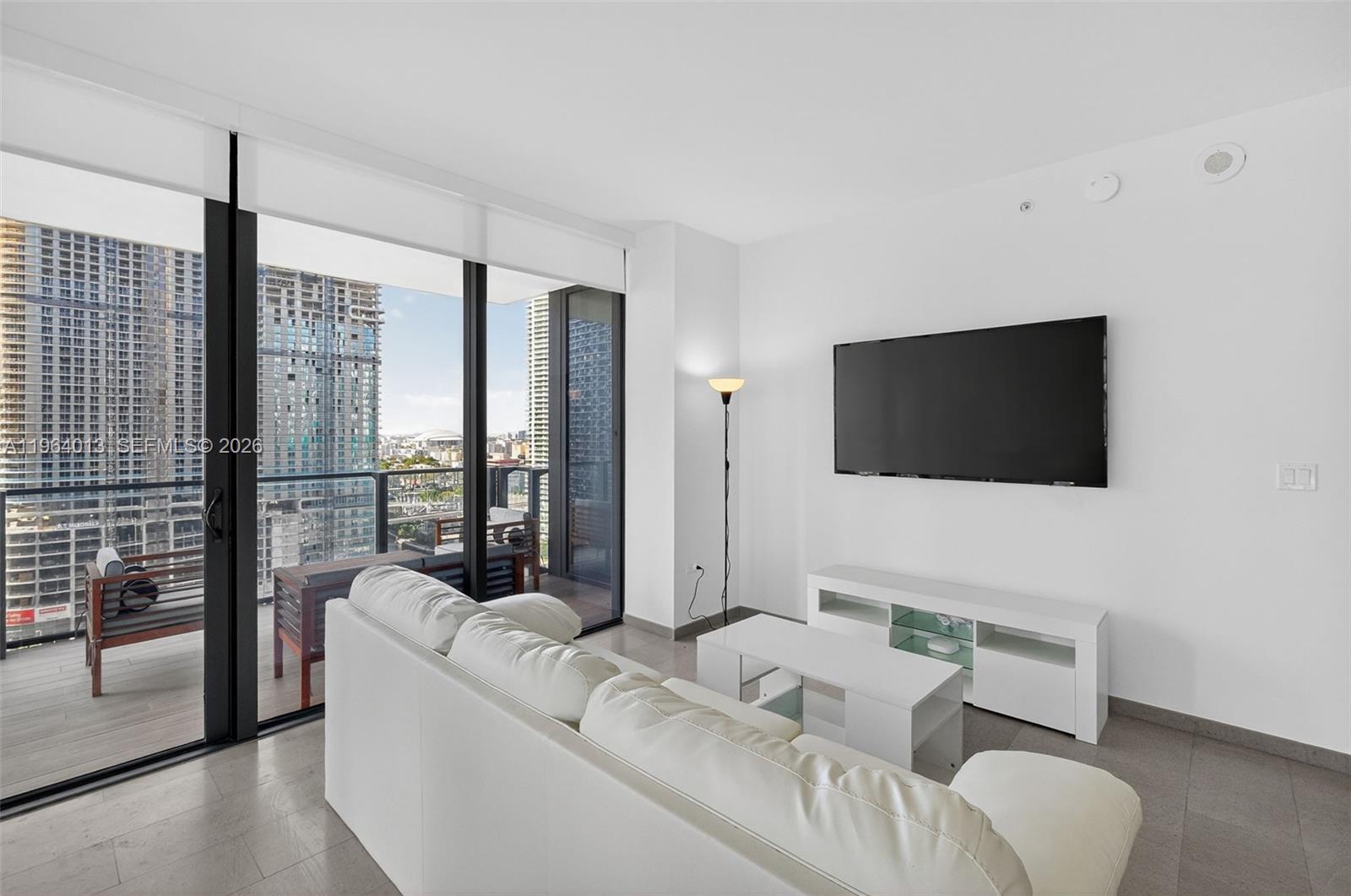 REACH CONDO - Residential