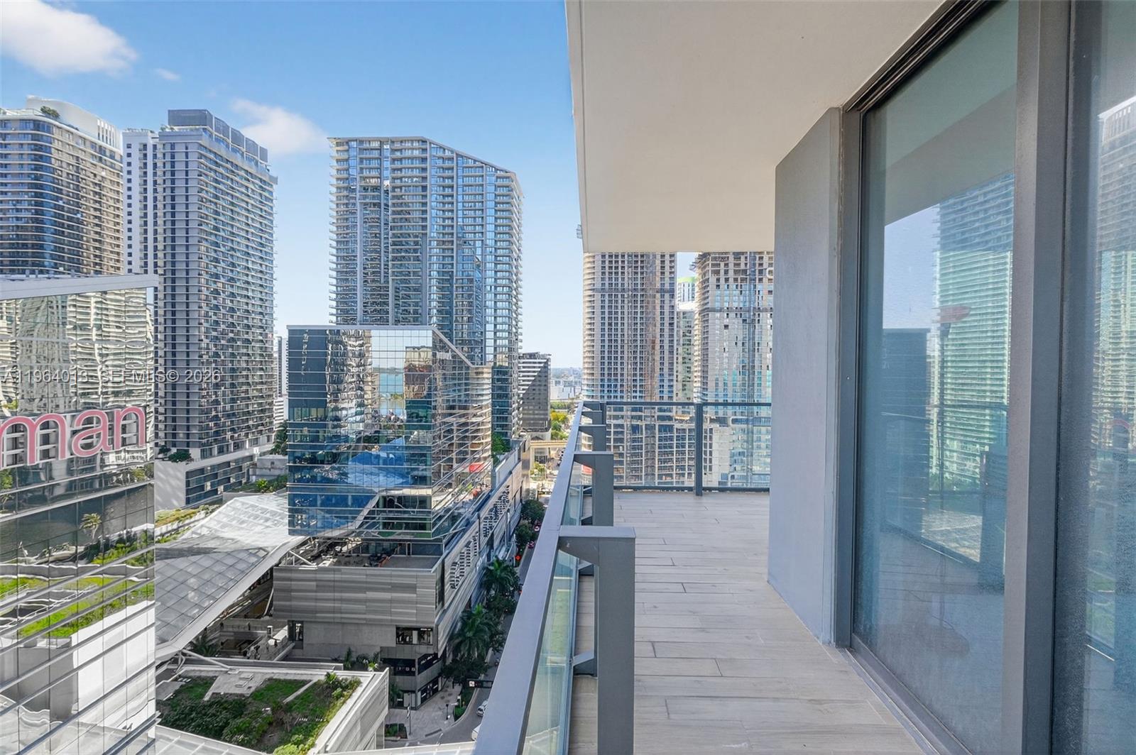 REACH CONDO - Residential