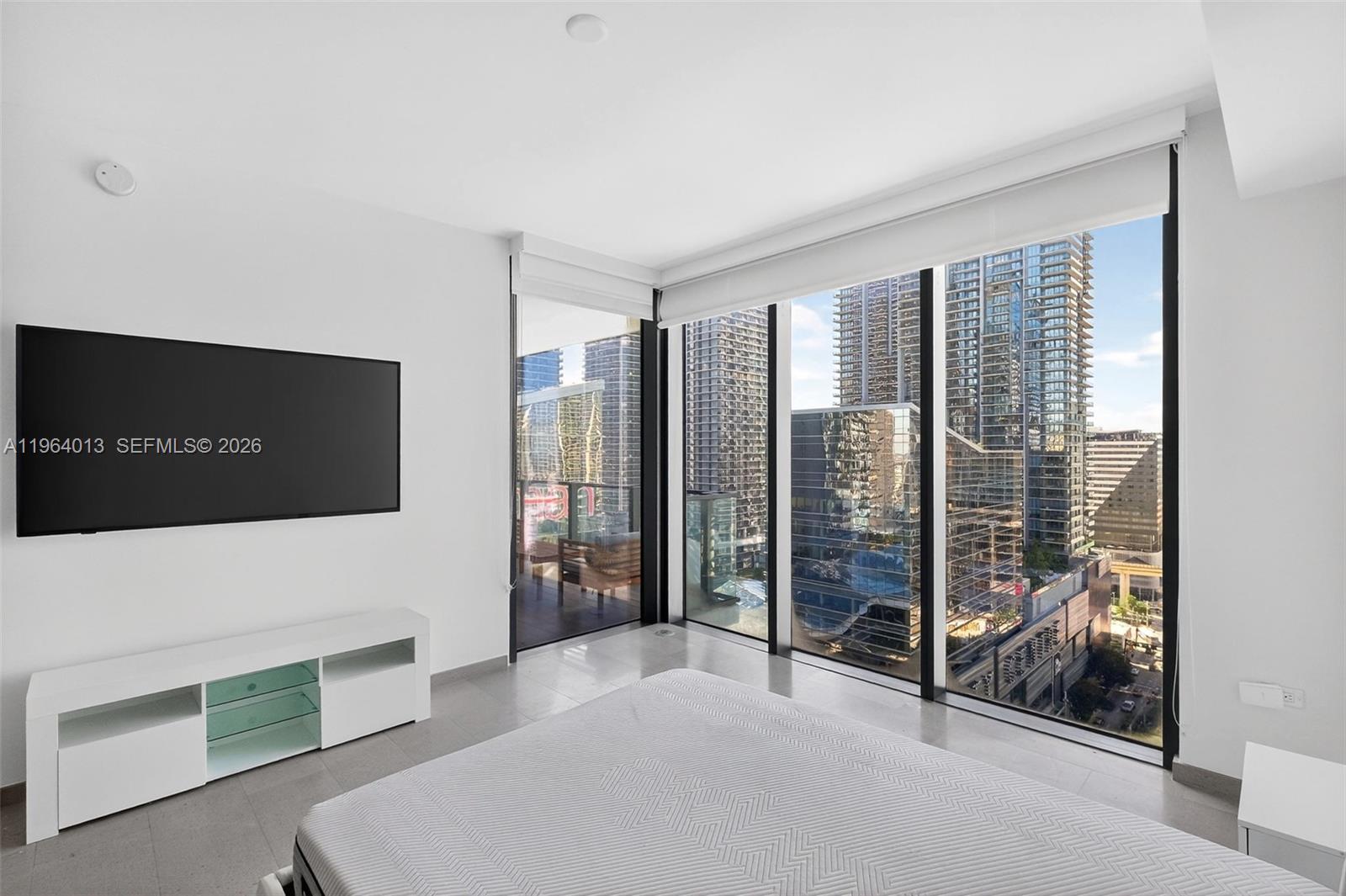 REACH CONDO - Residential