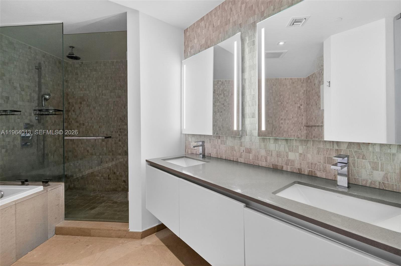 REACH CONDO - Residential