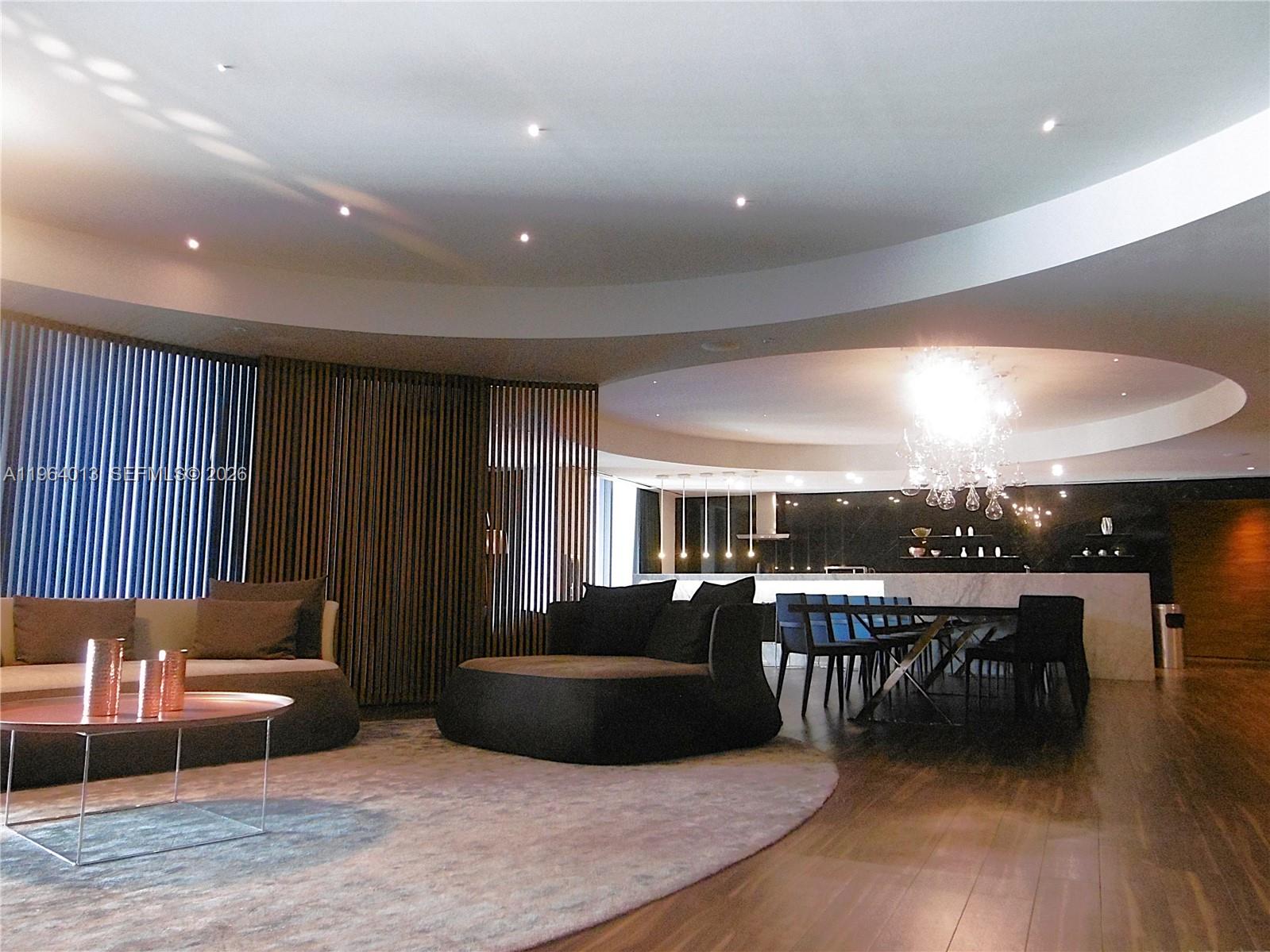 REACH CONDO - Residential