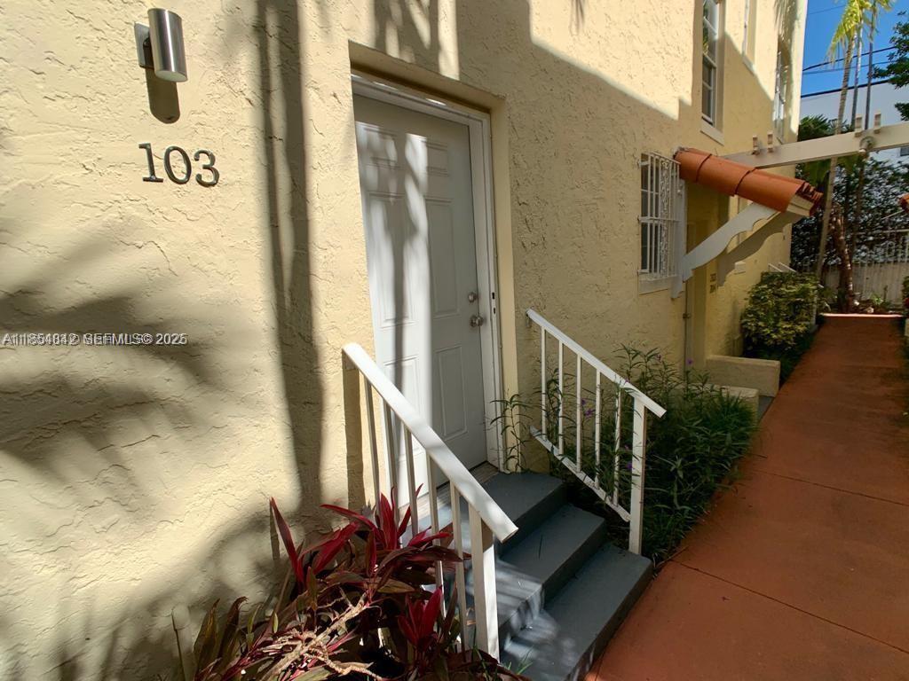 EVERGLADES SOUTH CONDO - Residential