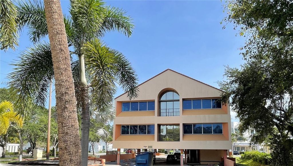 Photo of 500 SE Osceola St, Stuart, FL 34994 (MLS # A11238156)