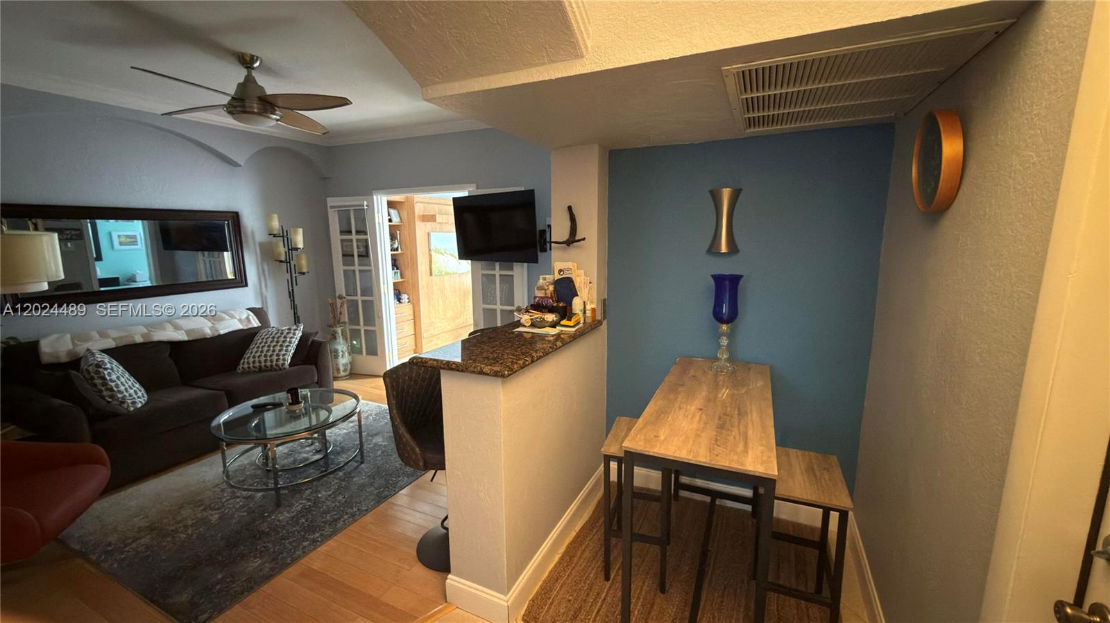 THE VICTORIAN CONDO - Residential