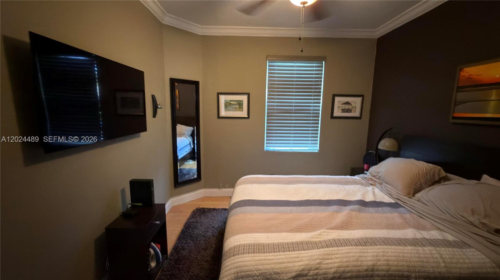 THE VICTORIAN CONDO - Residential