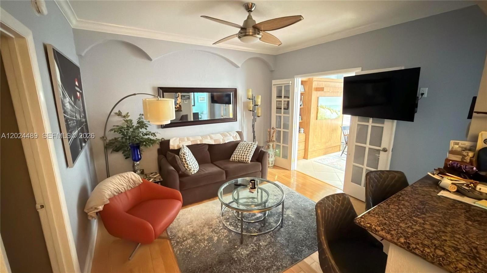 THE VICTORIAN CONDO - Residential