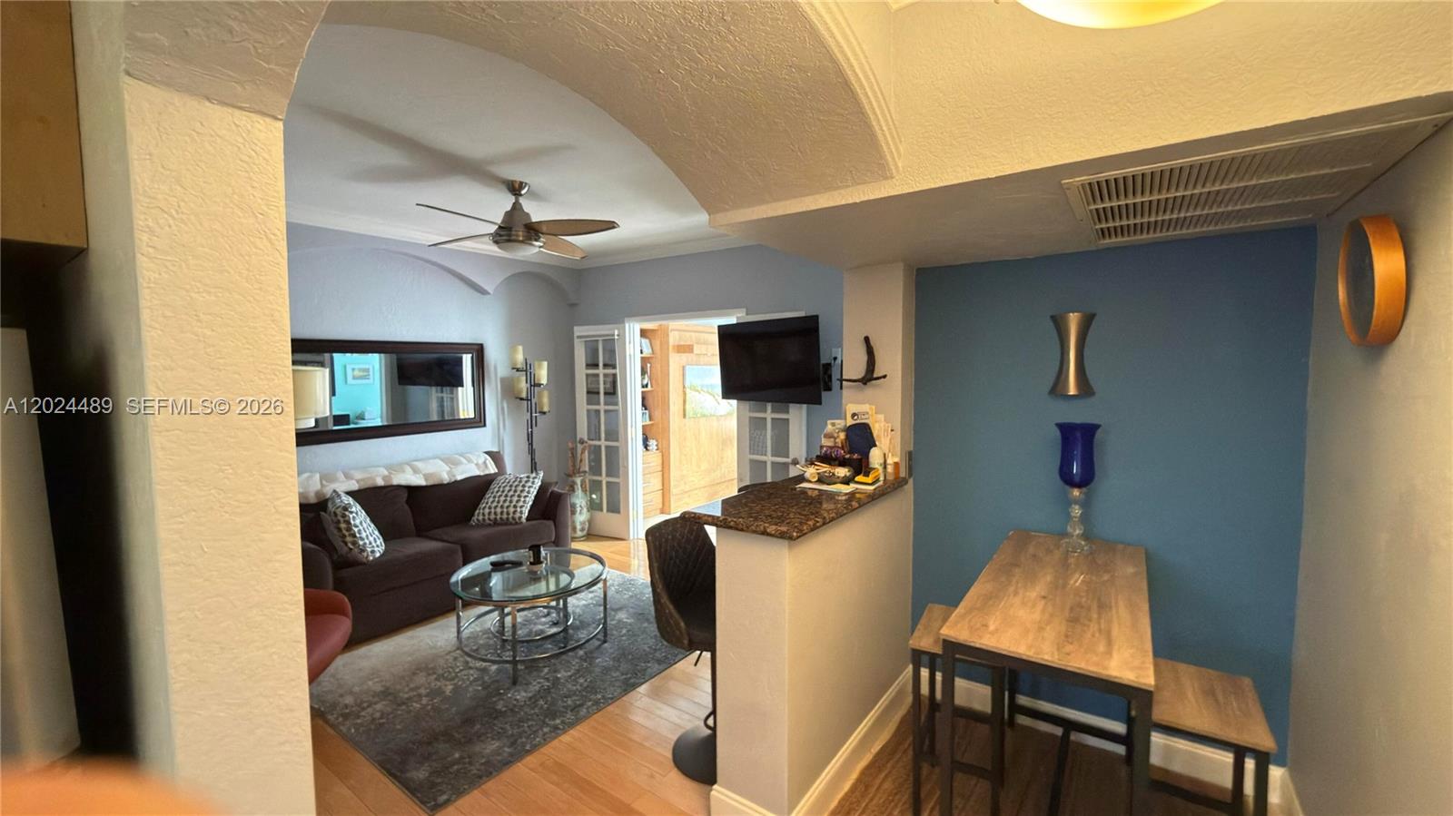 THE VICTORIAN CONDO - Residential