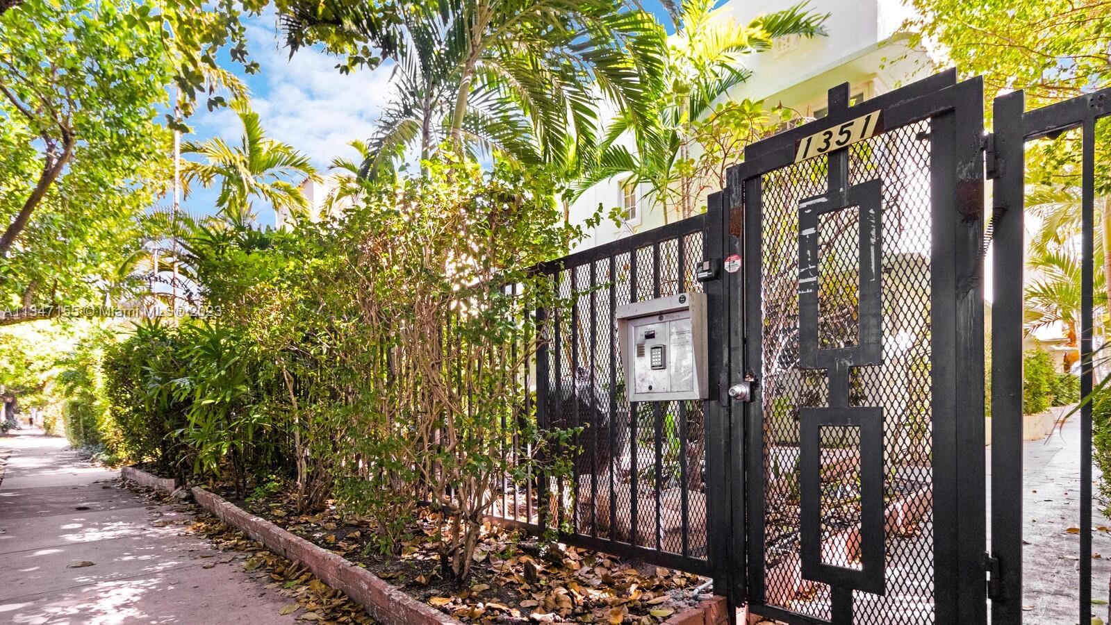 THE GATSBY CONDO - Residential