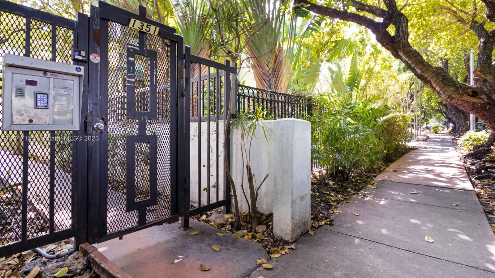 THE GATSBY CONDO - Residential