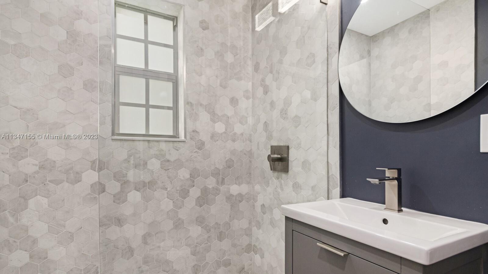 THE GATSBY CONDO - Residential