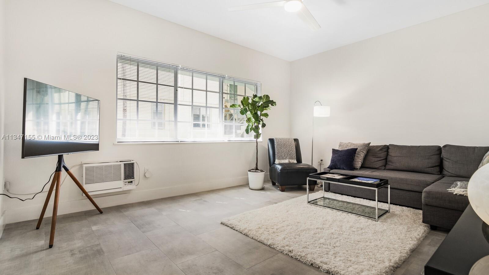 THE GATSBY CONDO - Residential