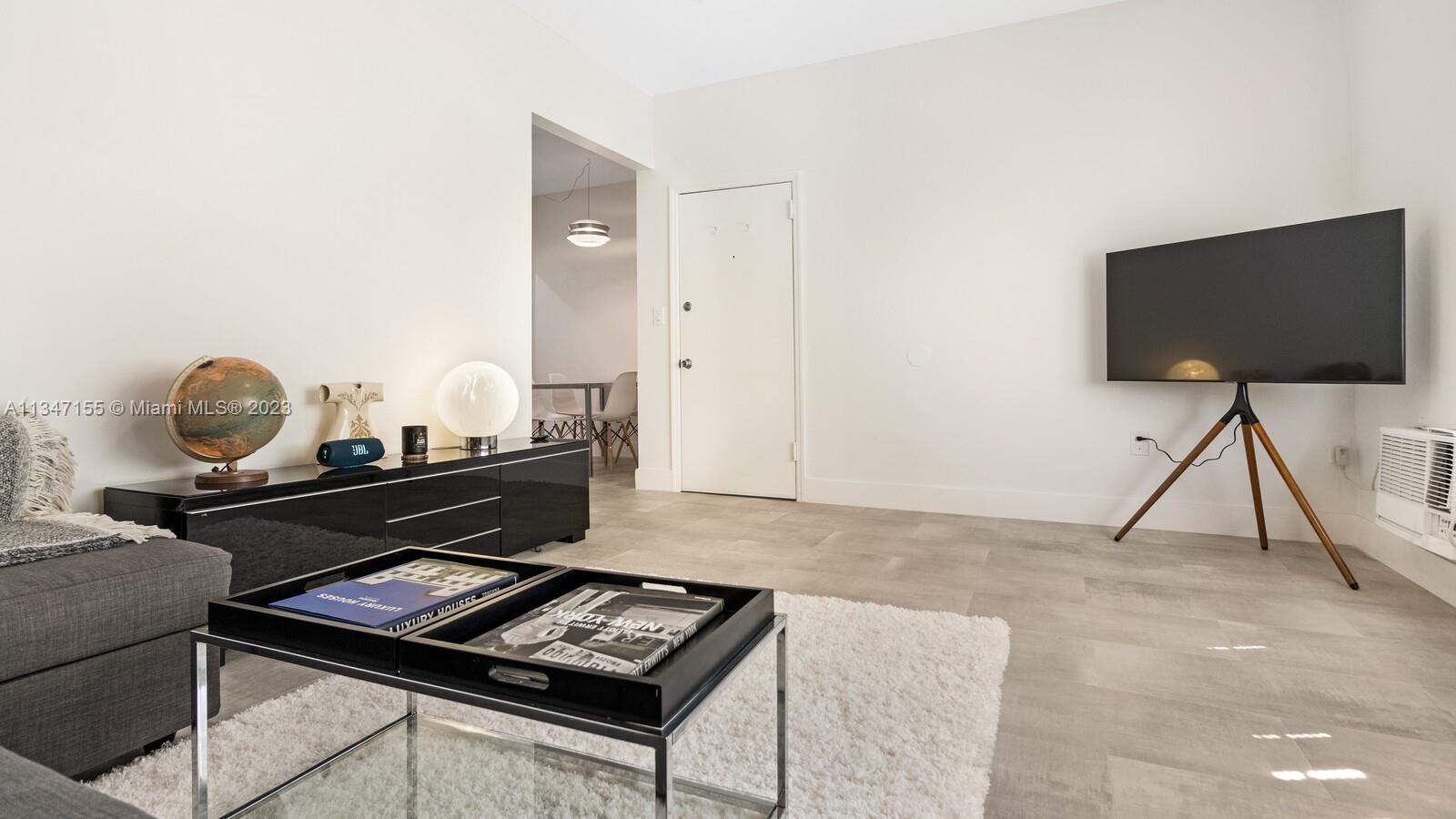 THE GATSBY CONDO - Residential