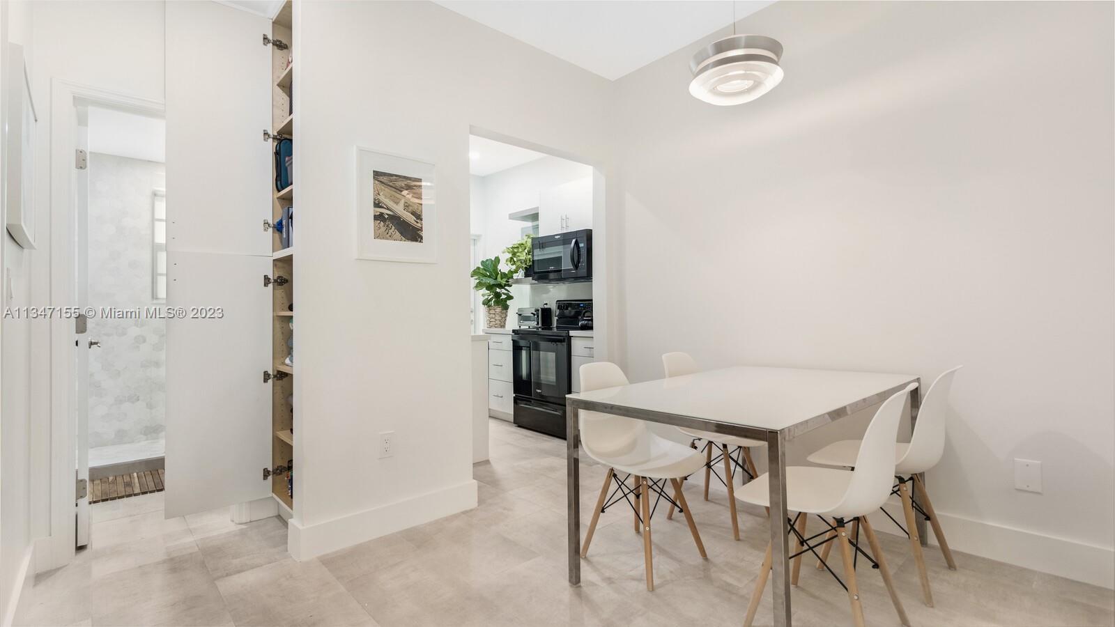 THE GATSBY CONDO - Residential