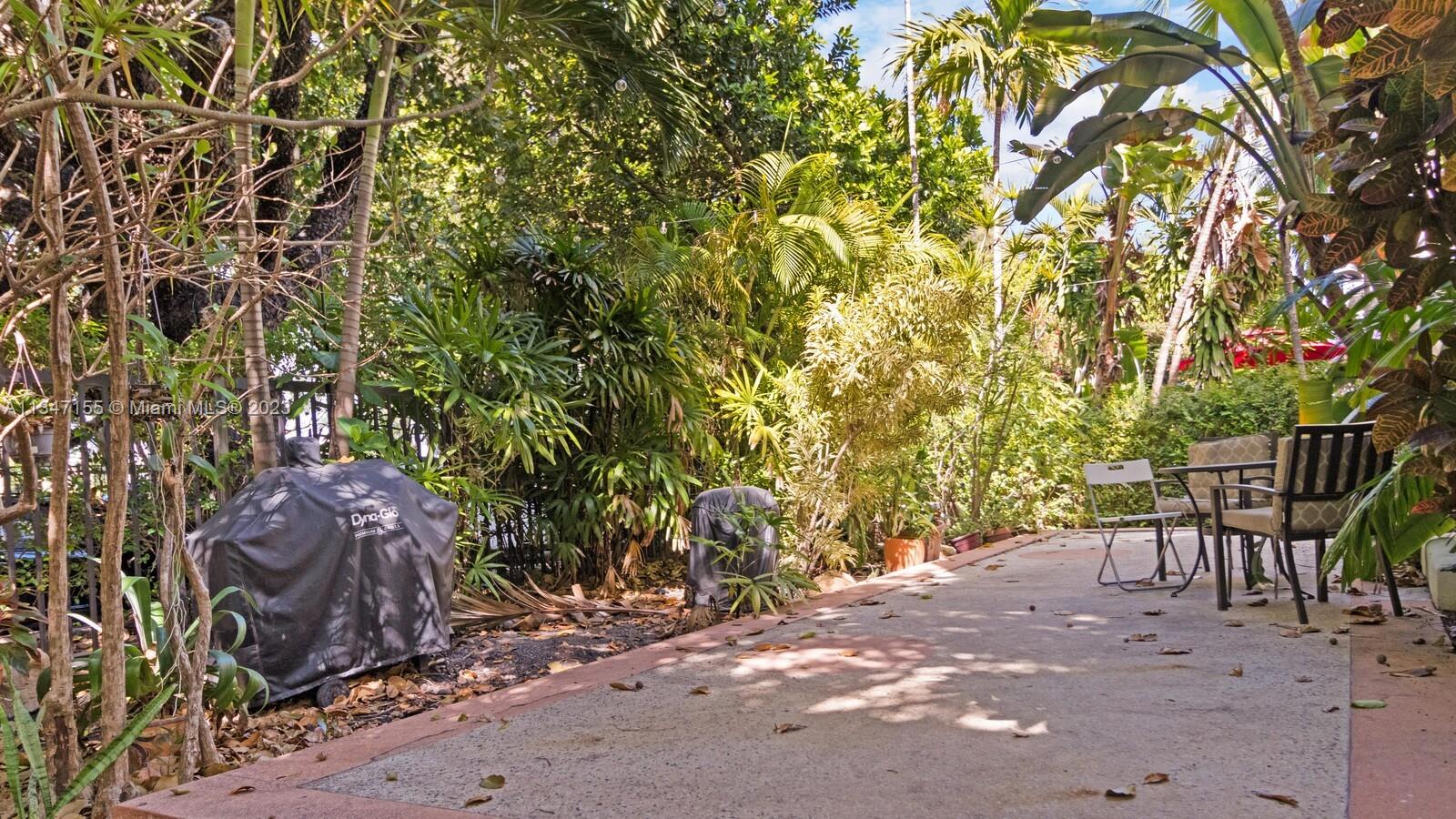 THE GATSBY CONDO - Residential