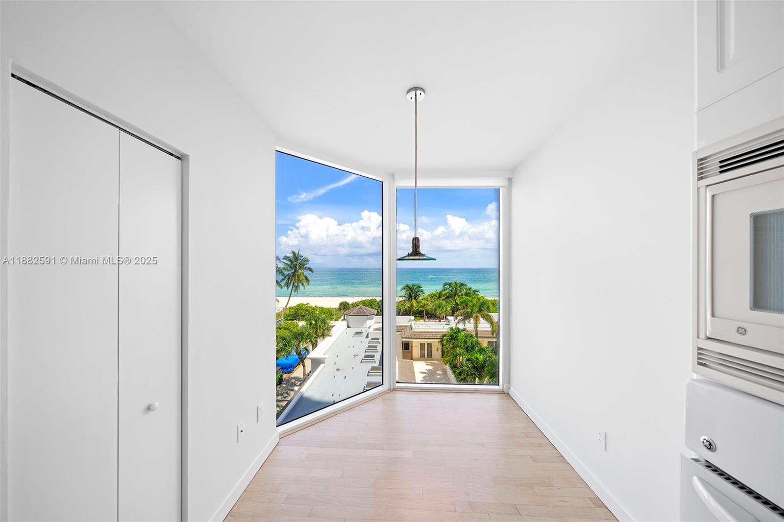 BLUE DIAMOND CONDO - Residential Lease