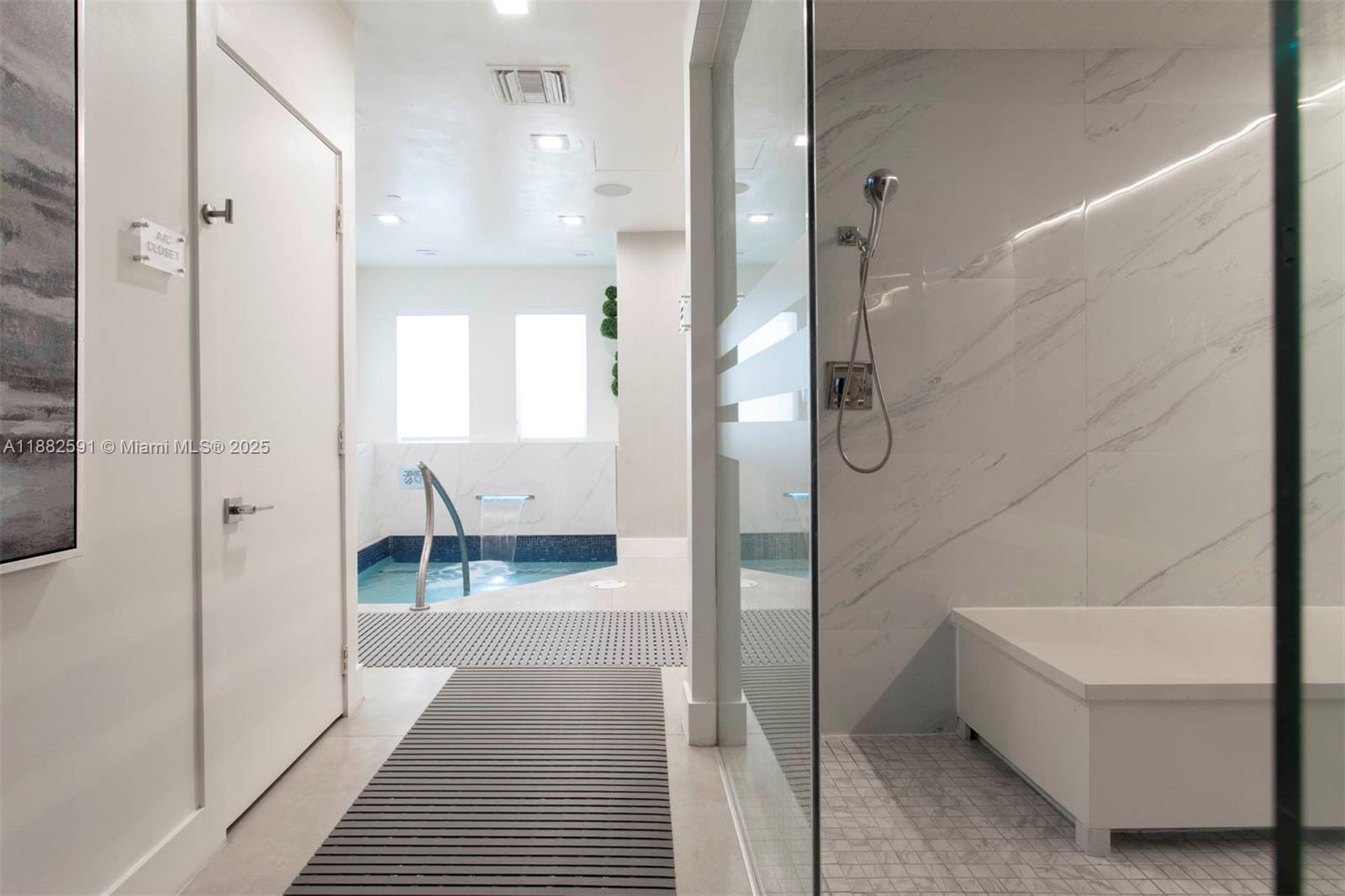 BLUE DIAMOND CONDO - Residential Lease