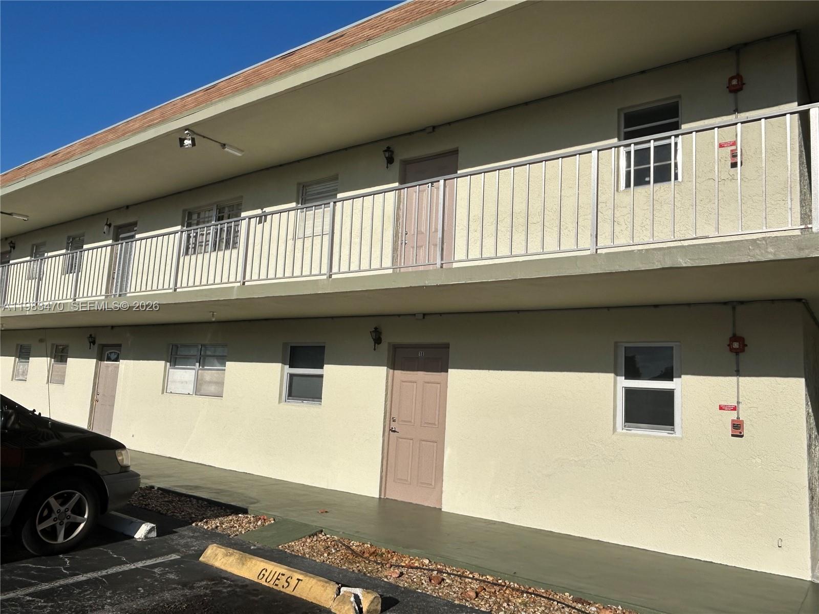 APPLEGREEN CONDO APTS 1 - Residential
